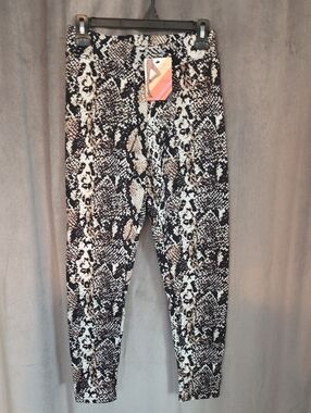 NWT Medium Fur Lined High-Waist Snake Print Leggings - Black & Cream